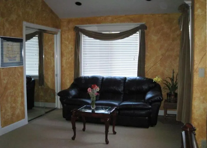 Luxury 5 Bedroom Home Near Sfo